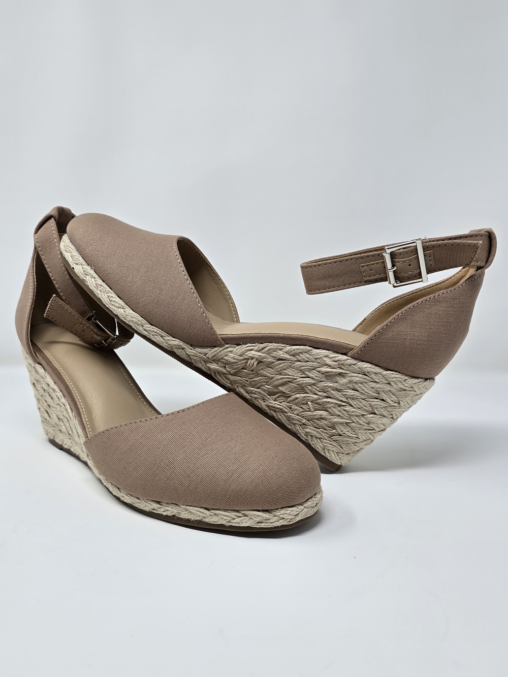STUNNING QUALITY!! NEW IN BOX🏷 Closed-Toe Espadrille Wedge Sandals ☀️ (11)